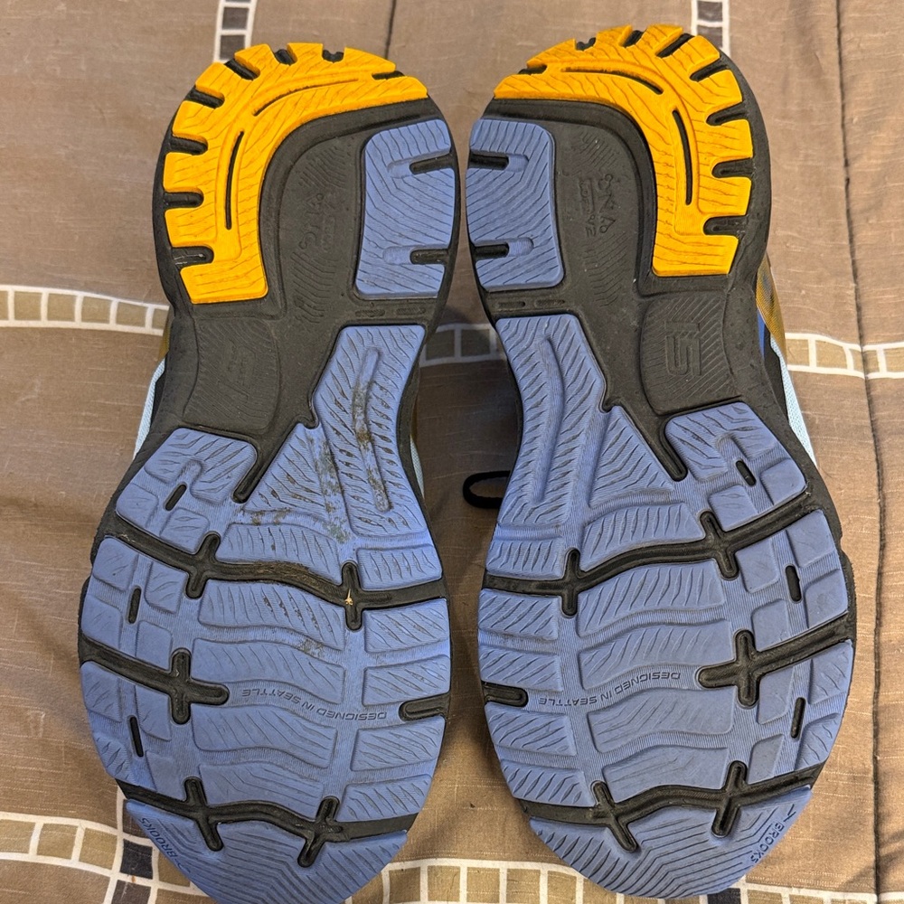 Brooks Ghost 15 Athletic Shoes in Light Blue and Black - Picture 4 of 6